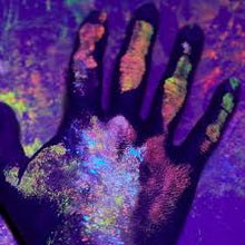 Load image into Gallery viewer, Moon Glow Intense Neon UV Pigment Shaker 5g - Purple