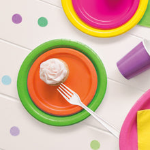 Load image into Gallery viewer, Lime Green Solid Round 9" FSC Dinner Plates, 16ct