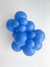 Load image into Gallery viewer, Tuftex 11" Latex Balloon - Blue
