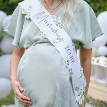 Load image into Gallery viewer, Mummy to Be Botanical Baby Shower Sash

