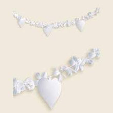 Load image into Gallery viewer, Flowers &amp; Heart Garland - 4.57m
